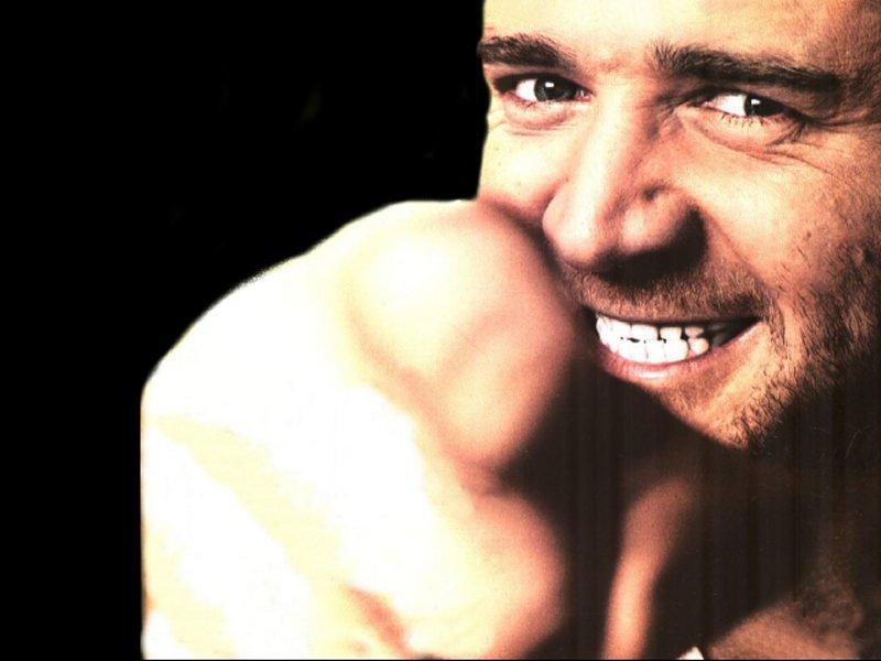 Russell Crowe (800x600 - 44 KB)