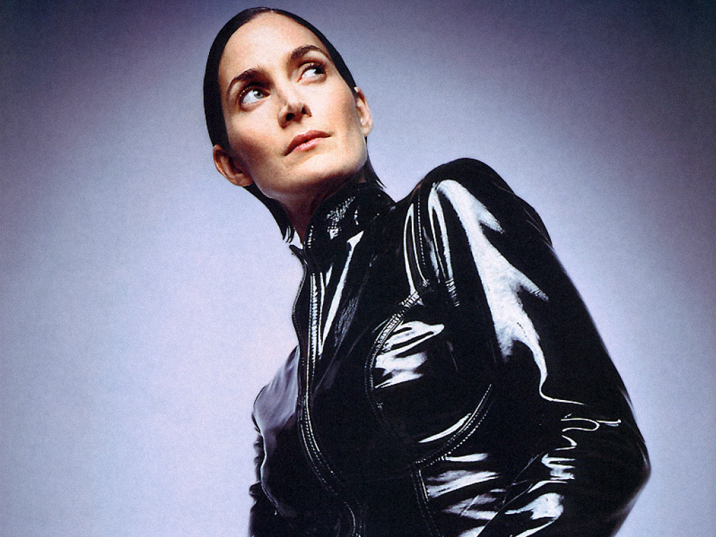 Carrie Anne Moss (1024x768 - 261 KB)