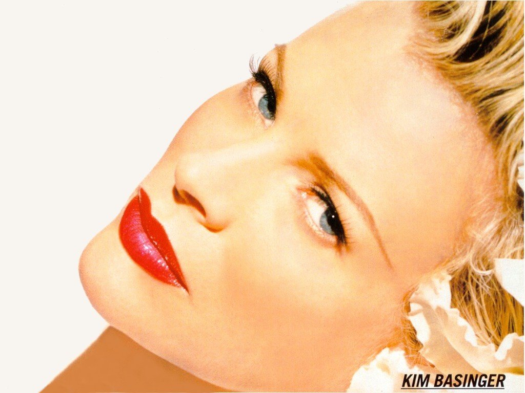 Kim Basinger (1024x768 - 122 KB)