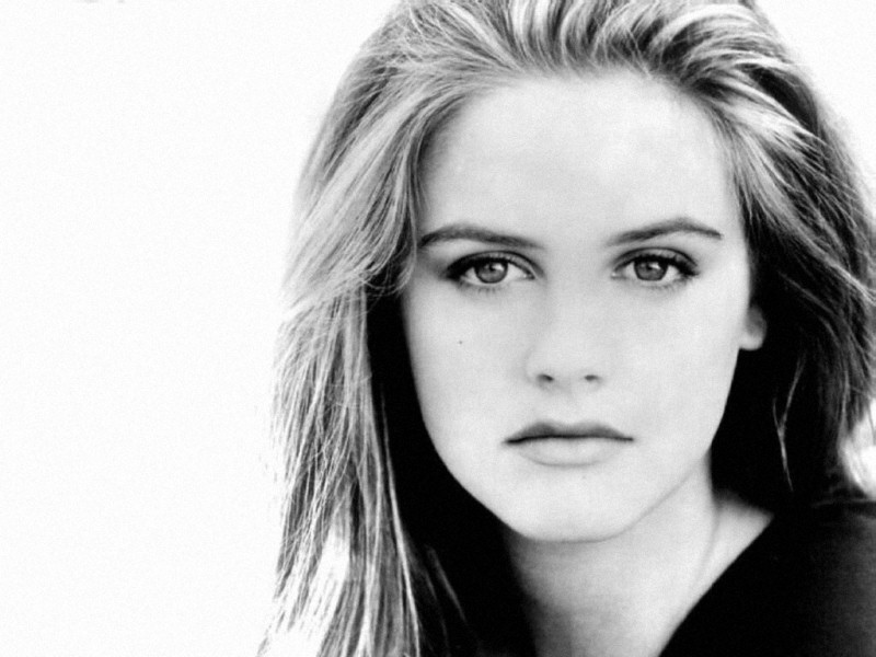 Alicia Silverstone (800x600 - 88 KB)