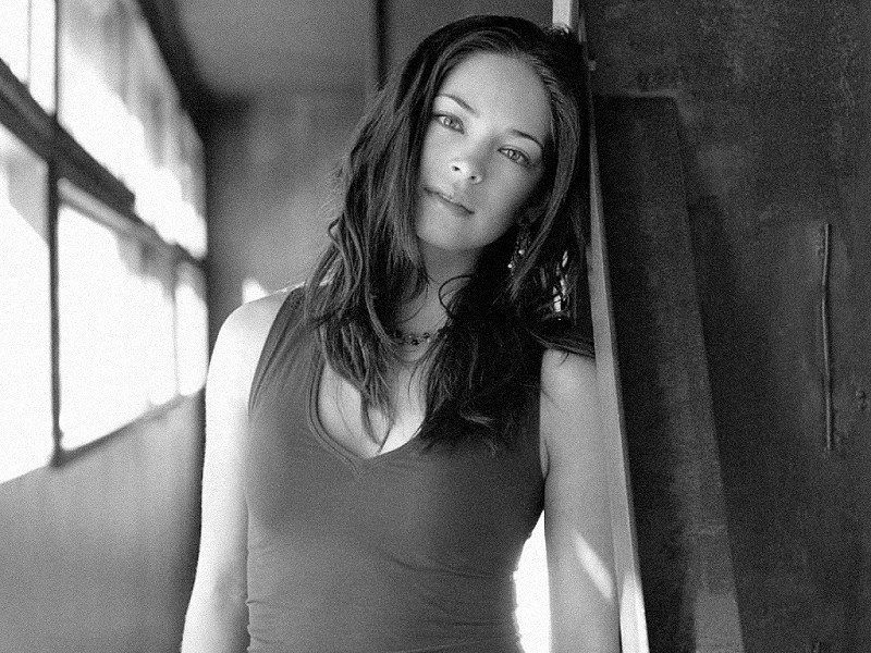 Kristin Kreuk (800x600 - 166 KB)