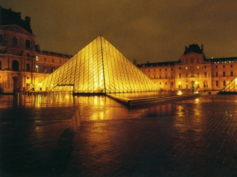Louvre (800x600 - 81 KB)