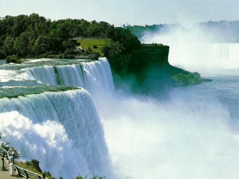 Cascate del Niagara (800x600 - 89 KB)