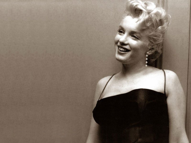 Marilyn Monroe (800x600 - 66 KB)