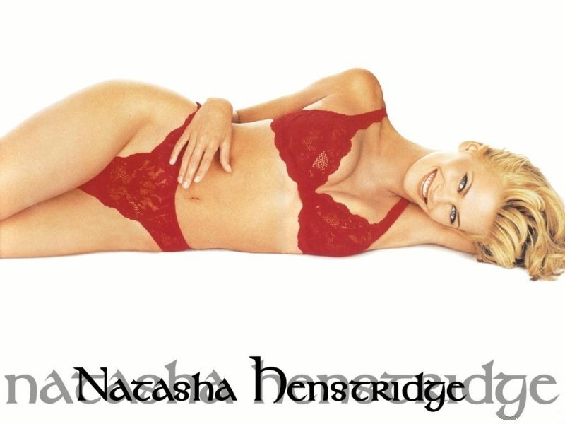 Natasha Henstridge (800x600 - 52 KB)