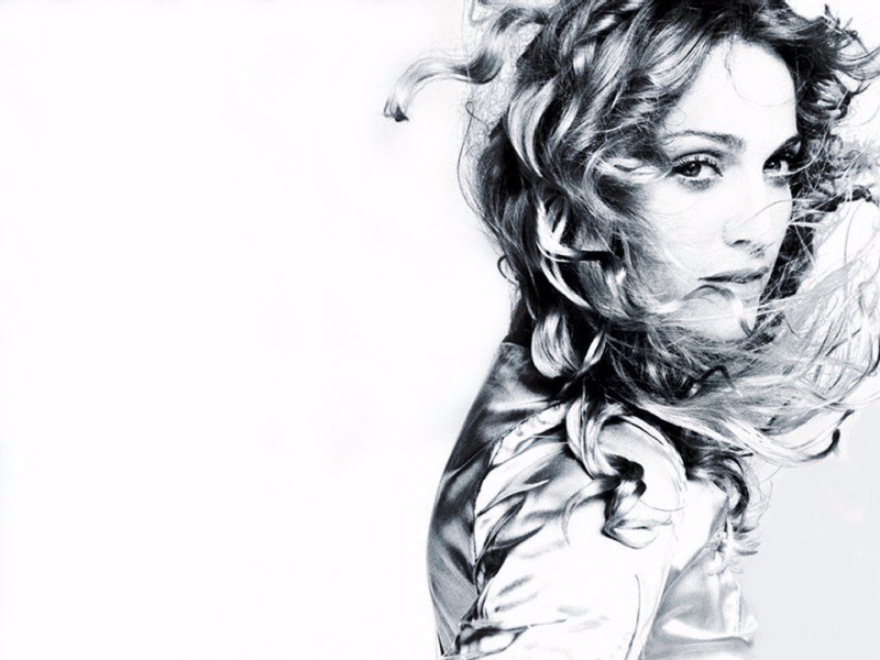 Madonna (800x600 - 98 KB)
