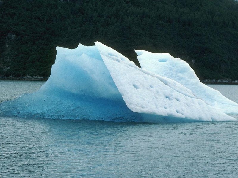 Iceberg (800x600 - 99 KB)