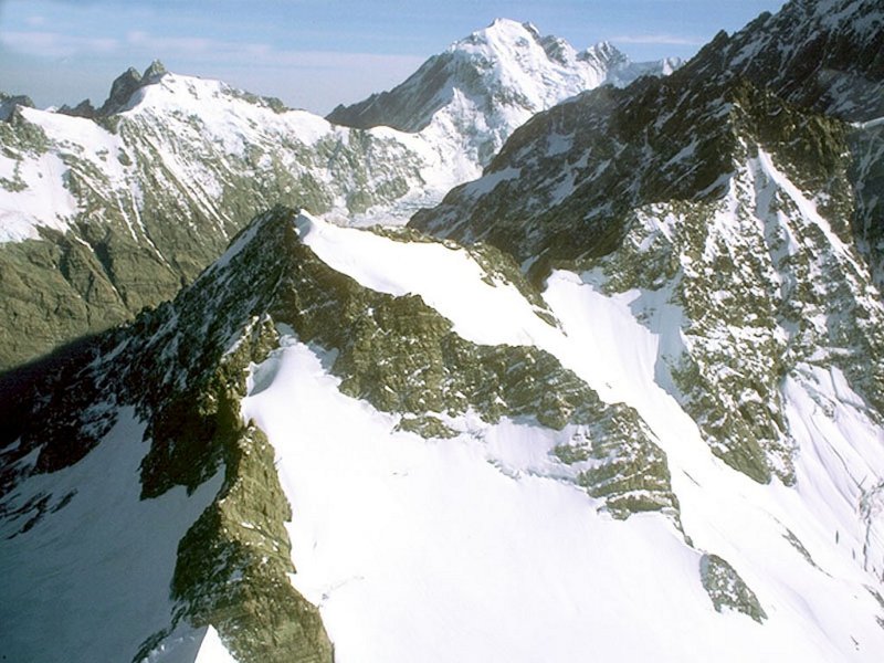Montagne innevate (800x600 - 114 KB)