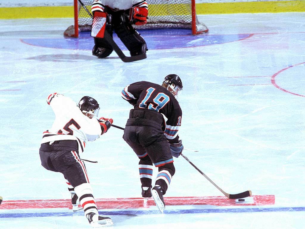 Hockey su ghiaccio (1024x768 - 138 KB)