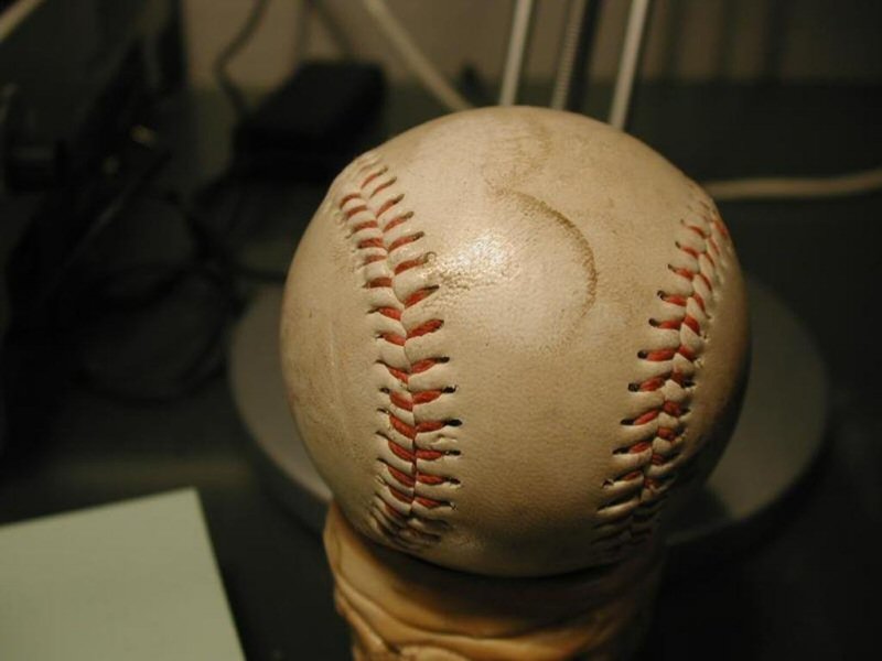 Baseball (800x600 - 48 KB)