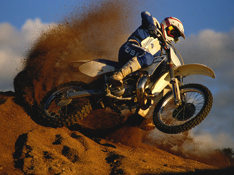 Motocross (800x600 - 675 KB)