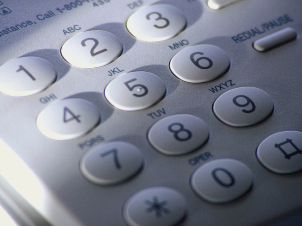 Telefono (1024x768 - 153 KB)