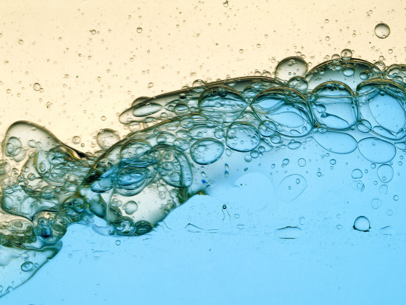 Acqua e olio (800x600 - 103 KB)